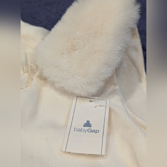 NWT...Baby Gap soft faux fur collared sleeveless corduroy dress (18-24 months) - Picture 5 of 11